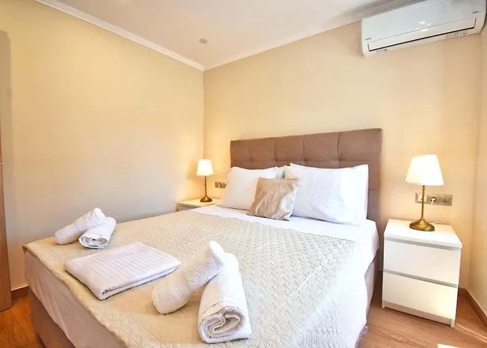 Casa Di Alessandro Kato Garouna