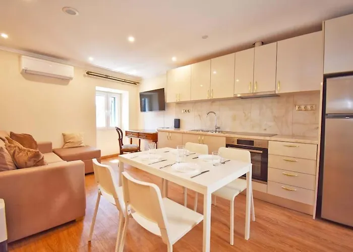 Appartamento Casa Di Alessandro Kato Garouna